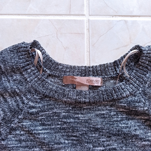 Salt and Pepper F21 Top - Picture 2 of 2